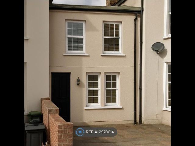 Norfolk Road, Ilford IG3, 2 bed terraced house to rent, £2,100 pcm | PrimeLocation