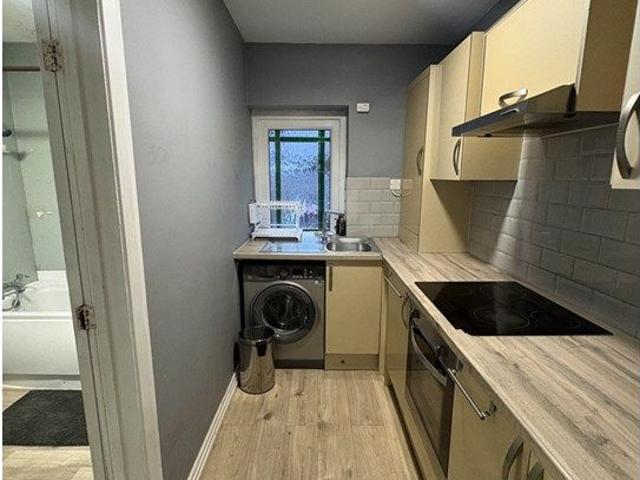 Norfolk Road, Ilford IG3, 2 bed flat to rent, £1,900 pcm | PrimeLocation