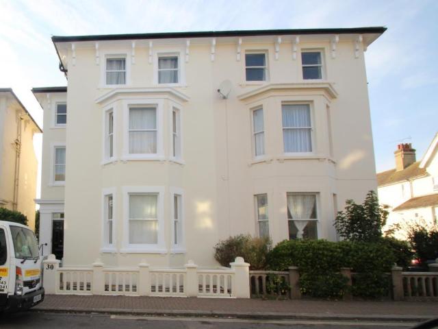 Norfolk Road, Littlehampton Studio to rent £700 pcm £162 pw