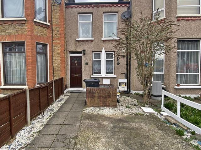 Norfolk Road, Seven Kings IG3, 2 bed terraced house to rent, £1,850 pcm | PrimeLocation