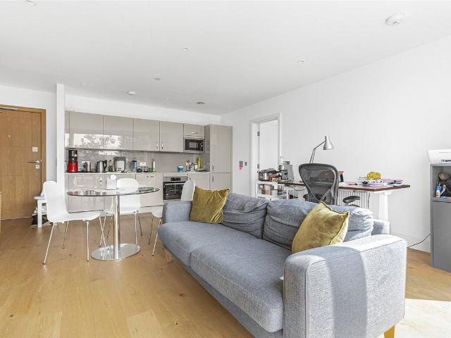 Norfolk Street, Oxford OX1, 2 bed flat to rent, £3,495 pcm | PrimeLocation