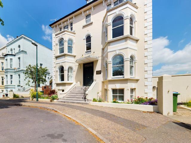 Norfolk Square, Bognor Regis PO21, 2 bed flat to rent, £1,195 pcm | PrimeLocation