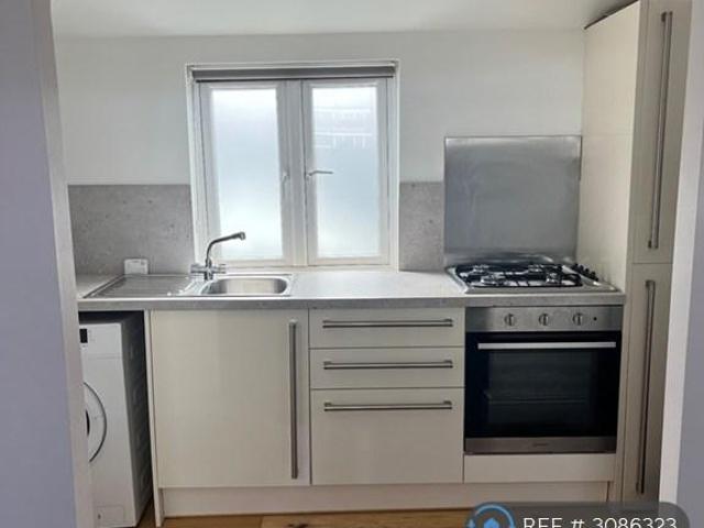 Norfolk Terrace, Brighton, BN1 1 bed flat to rent £1,200 pcm £277 pw