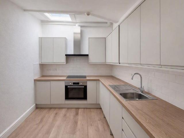 Norfolk Terrace, Brighton BN1, 1 bed flat to rent, £1,300 pcm | PrimeLocation