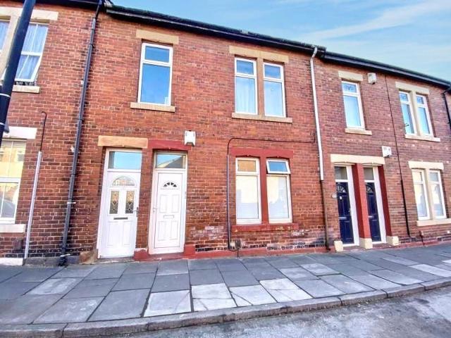 Norham Road, North Shields NE29, 2 bed flat to rent, £650 pcm | PrimeLocation