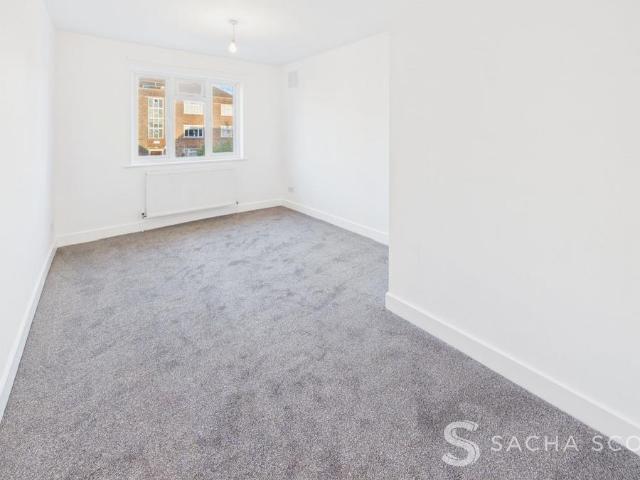 Nork Way, Banstead, SM7 2 bed flat to rent £1,700 pcm £392 pw