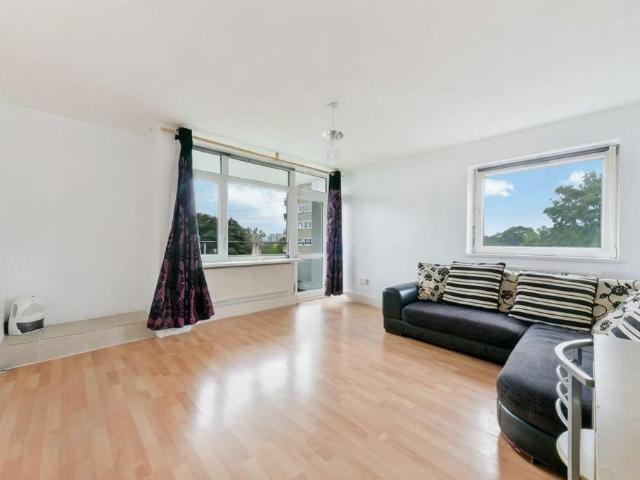 Norley Vale, Roehampton, London SW15, 1 bed flat to rent, £1,700 pcm | PrimeLocation