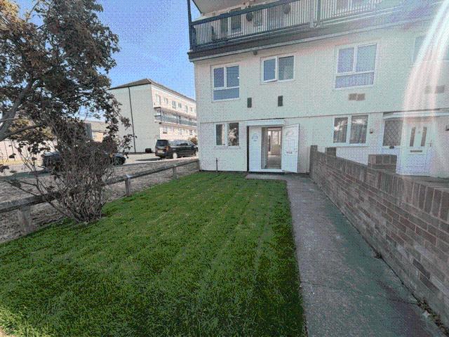 Norman Crescent, TW5 3 bed flat to rent £2,250 pcm £519 pw