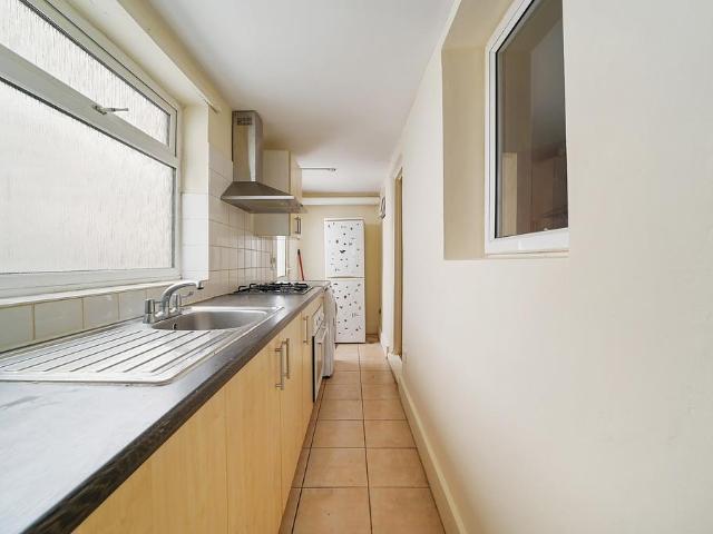 Norman Road, London E11 2 bed apartment to rent £1,650 pcm £381 pw