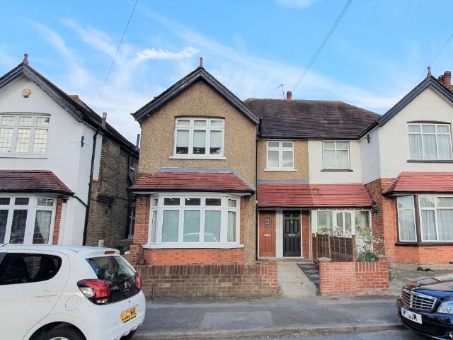 Norman Road, Sutton SM1, 1 bed maisonette to rent, £1,350 pcm | PrimeLocation
