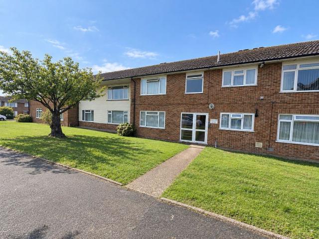 Normandale, Bexhill On Sea TN39, 2 bed flat to rent, £1,100 pcm | PrimeLocation