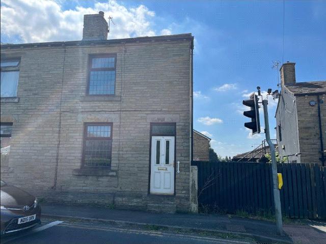 Norristhorpe Lane, Kirklees. 2 bed end of terrace house to rent £750 pcm £173 pw
