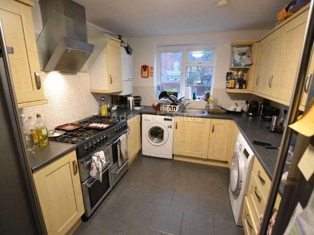 Norris Road, Reading 6 bed terraced house to rent £3,900 pcm £900 pw