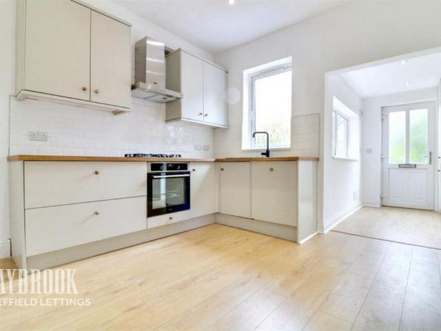 Norris Road, Sheffield 3 bed semi detached house to rent £1,350 pcm £312 pw