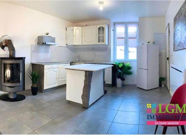Norroy le sec: Opportunité d'investissement: Maison divisée en plusieurs unités locatives avec un potentiel de rentabilité attractif