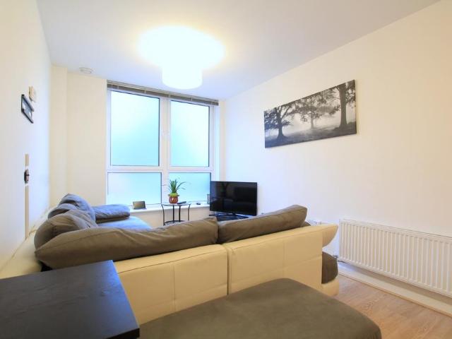 Norstead Place, London SW15 2 bed apartment to rent £1,795 pcm £414 pw