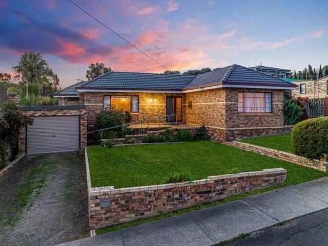 Nostalgic, 50s vintage splendour in Ironbark