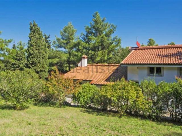 Nostra Esclusiva: Villa Panoramica a Montenero con Vista Mar. 260m² Livorno