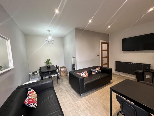 Nottingham NG7 6 bed terraced house to rent £3,770 pcm £870 pw