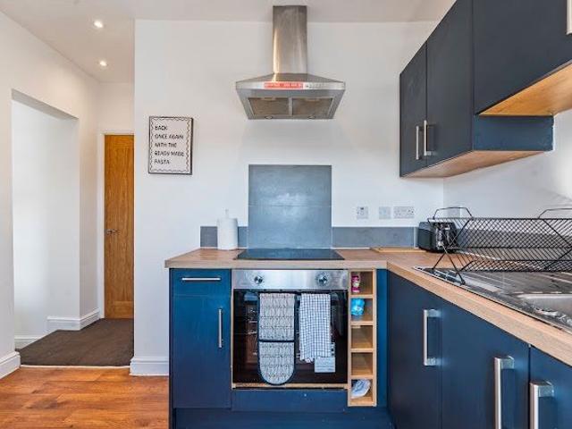 Alfreton Road, Nottingham NG7, 2 bed flat to rent, £1,650 pcm | PrimeLocation