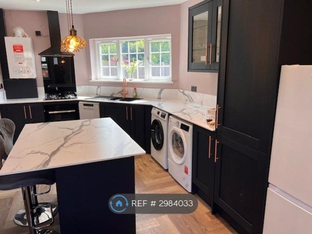 Nottingham, Nottingham NG5, Studio to rent, £1,000 pcm | PrimeLocation