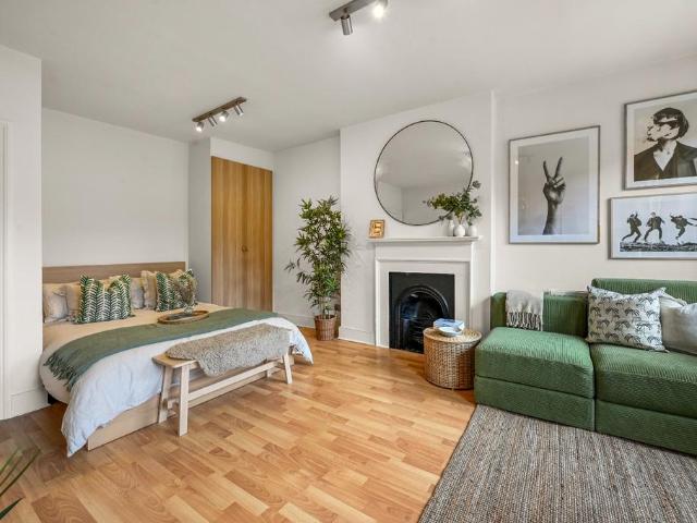 Nottingham Place, Hyde Park W1U Studio to rent £3,878 pcm £895 pw