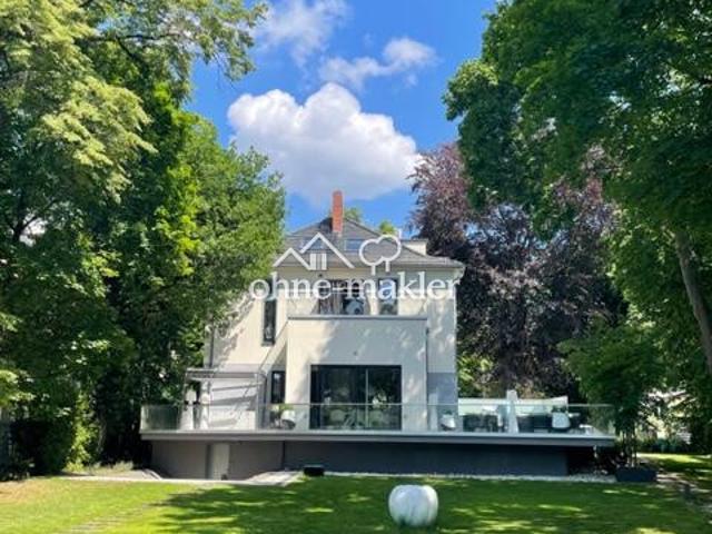 NOT FOR EVERYONE | ARCHITECTURAL STATEMENT VILLA IN LICHTERFELDE | PROVISIONSFREI