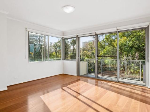 NOT TO BE MISSED STUNNNG 3x2x2 APARTMENT