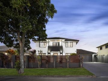 Impressive Family Home In An Elevated Location. Immaculate Condition. Make It Yours!