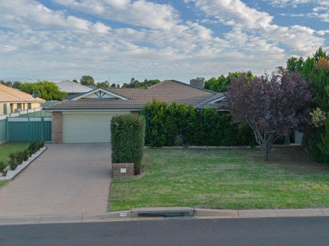 Nothing to do! Ready to move in! Newly renovated! close to shops! 5 x 7 shed!