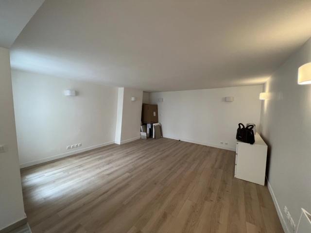 Notre Dame de Bonne Nouvelle Grand studio de 30m²