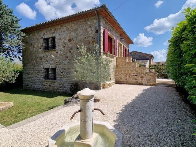 NOUVEAU PRIX 420.000 € Maison en pierre avec piscine chauf. 120m² Banne