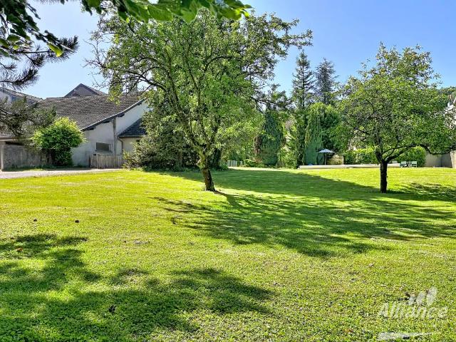 Nouveauté à Étouvans Propriété rare à la vente dans un env
