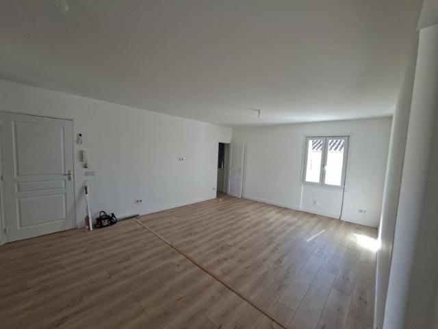 NOUVEAUTÉ À LA VENTE T3 RÉNOVÉ AVEC TERRASSE AU CALME