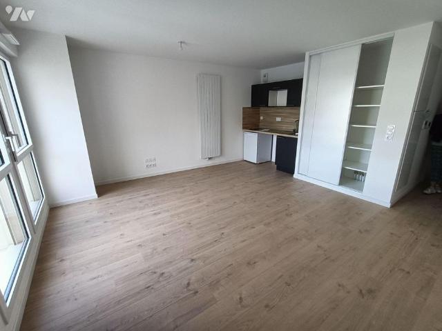 NOUVEAUTE A LOUER A BRUZ PLEIN CENTRE VILLE RESIDENCE VENDOME: bel appartement neuf de type 1.