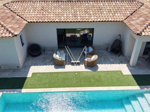 Plan De La Tour / Villa De Plain Pied Et A Proximite Immedia. 120m² Le Plan de la Tour