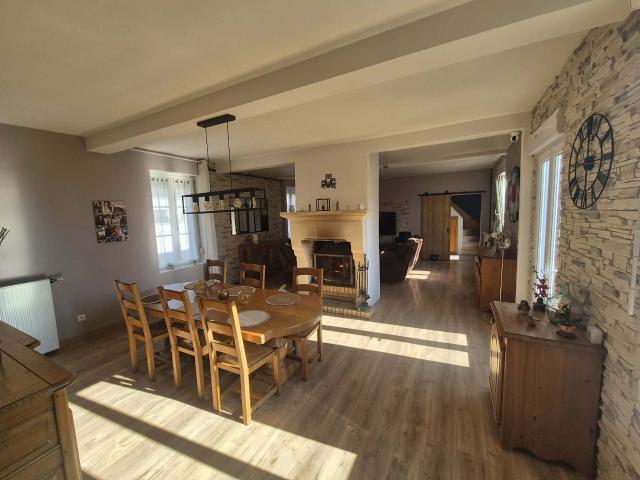NOUVEAUTE Longère de 165 m2 avec 700 m2 de dépendances