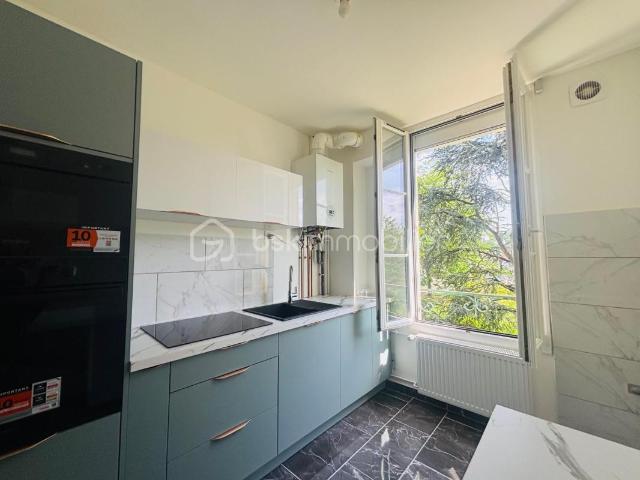 Nouveauté: Superbe Appartement très lumineux, refait entièrement à neuf, situé au cœur d'un secteur recherché de la ville de Sens