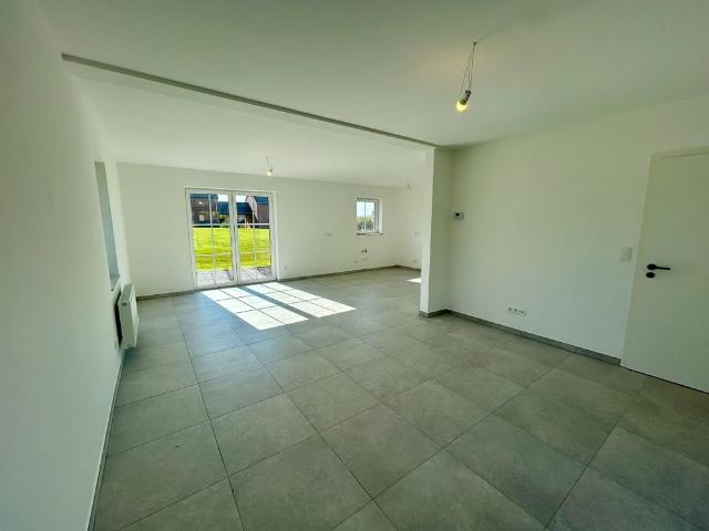 Nouvelle construction moderne, 3 façades, 3 chambres