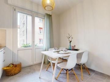 Nouvelle rénovation – Appartement spacieux au centre ville