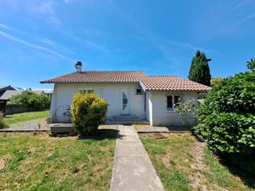 NOUSTY – Maison T4 avec dépendance, non meublée de 66 m² av