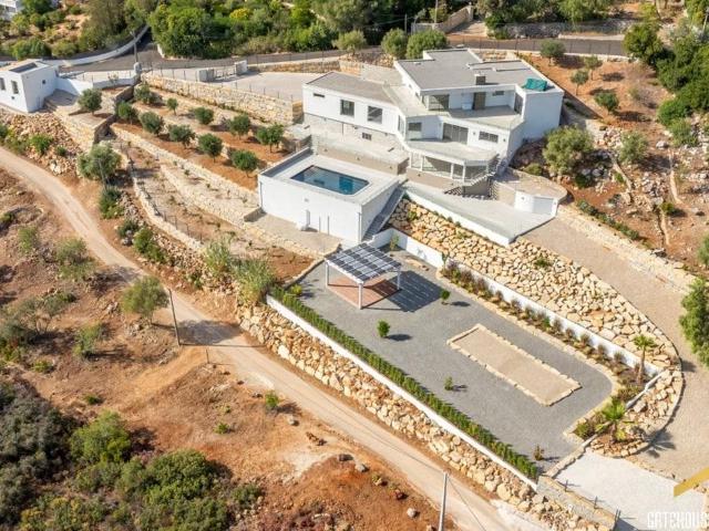 Nova moradia no Algarve com anexo em Santa Barbara de Nexe. 565m² Santa Bárbara De Nexe