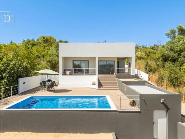 Nova moradia T3 com piscina de água salgada e vistas para o. 262m² Querença, Tôr e Benafim