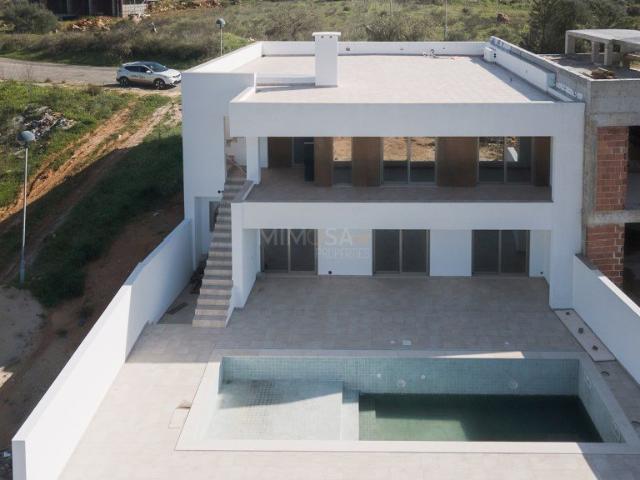 Nova Moradia T3 com Piscina e vista panorâmica, Mexilhoeira. 220m² Mexilhoeira Grande