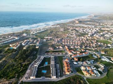 Nova moradia T3 com piscina, vistas mar, junto praias, em Sa. 158m² A dos Cunhados e Maceira