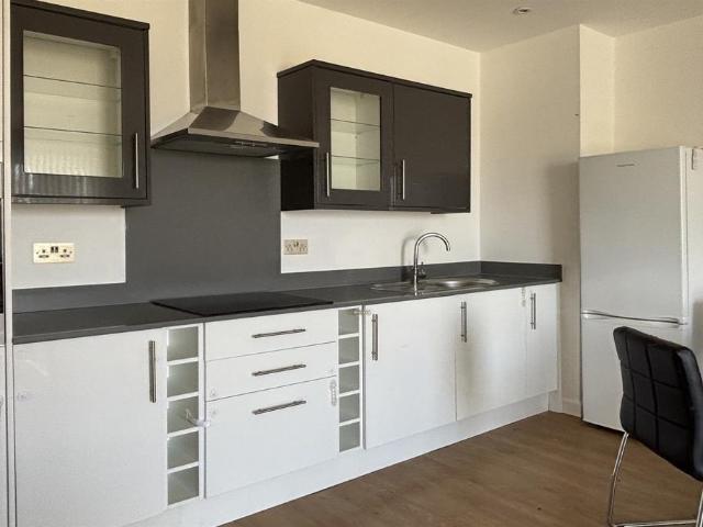 Nova House, Buckingham Gardens. 2 bed flat to rent £1,550 pcm £358 pw