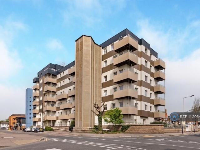 Nova House, Slough, SL1 1 bed flat to rent £1,299 pcm £300 pw