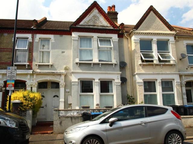 Nova Road, Croydon CR0, 2 bed maisonette to rent, £1,625 pcm | PrimeLocation