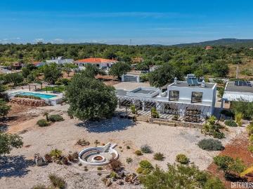 Nova vila com anexo de hóspedes e 7 hectares em Loule, Algar. 372m² Loulé são sebastião