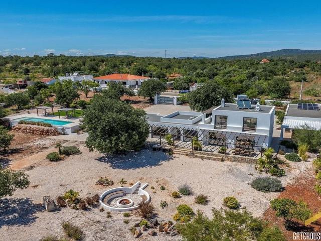 Nova vila com anexo de hóspedes e 7 hectares em Loule, Algar. 372m² Loulé são sebastião